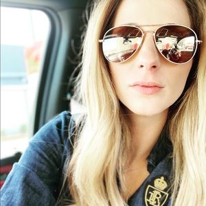 Meet your Posher, Cera